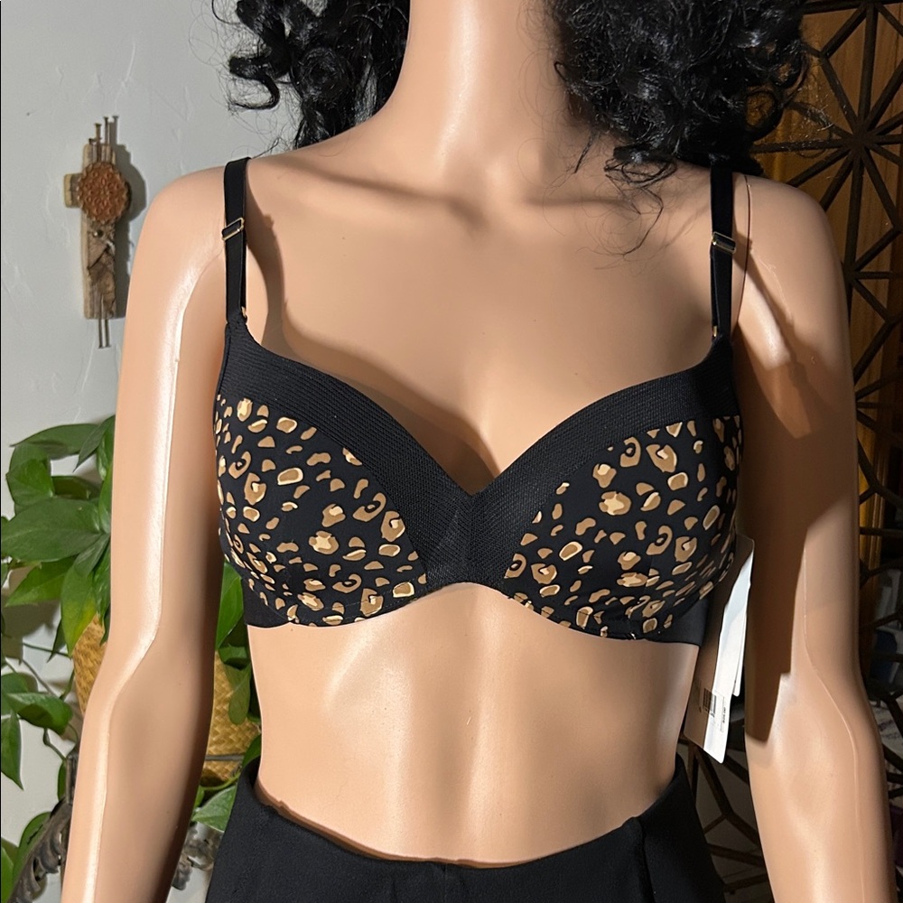 NWT ALL YOU LIVELY BRA 32C